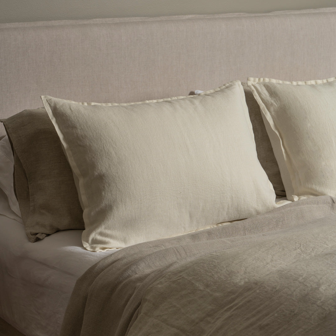 ANTOINETTE LINEN CUSHION 22" x 30"